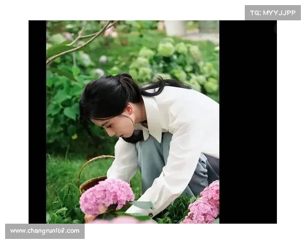 如何通过巧妙搭配展现云端侍女独特魅力与优雅气质 如何通过巧妙搭配展现云端侍女独特魅力与优雅气质