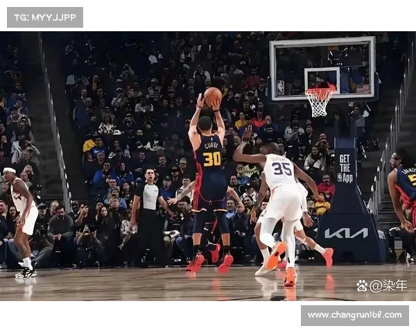 布克个人成就与荣誉全纪录 NBA全明星与季后赛精彩表现闪耀赛场